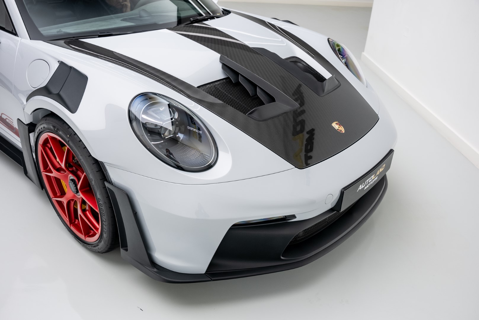 2024 PORSCHE 911 GT3 RS WEISSACH┃GCC┃5 YRS WARRANTY┃CARBON CERAMIC BRAKES┃SUSPENSION LIFTER┃ HIGH SPEC